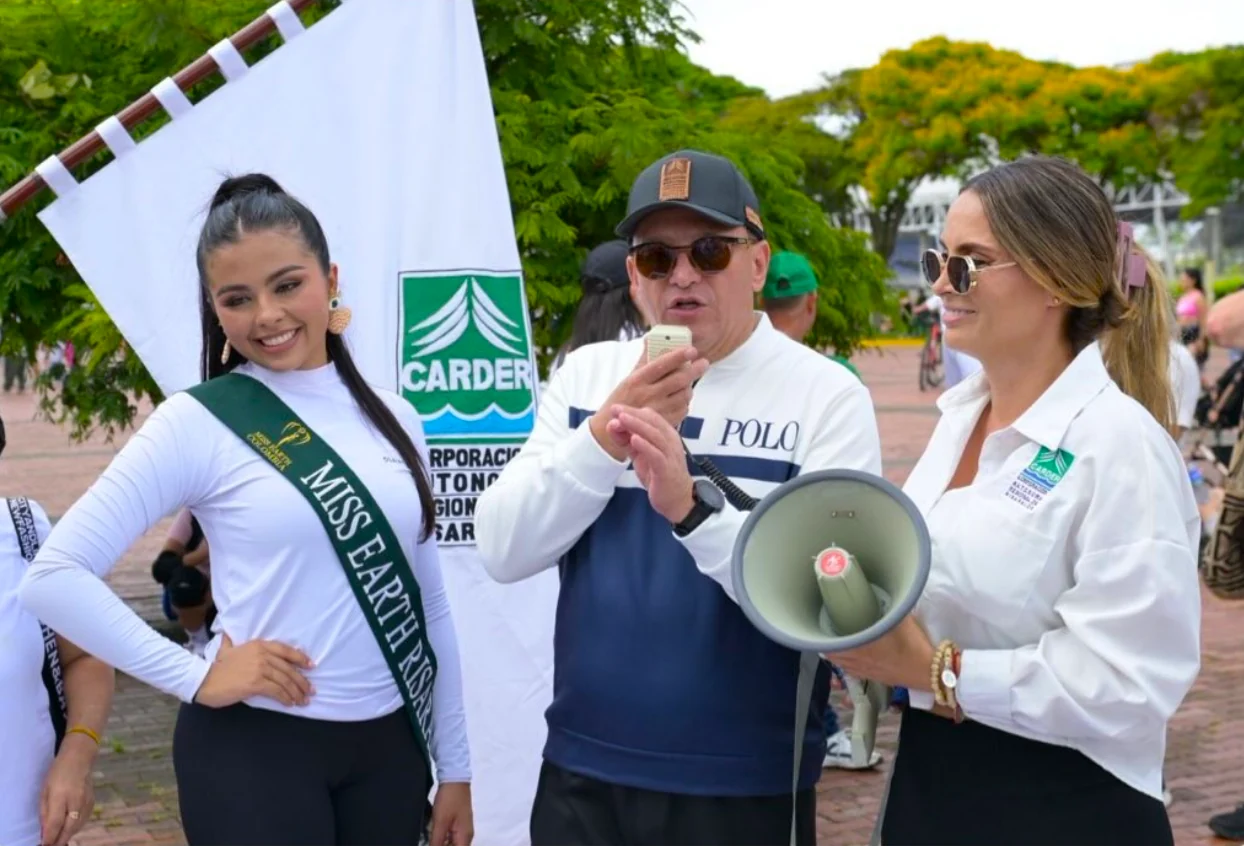 Con una asistencia masiva la CARDER desarrolló su VIII Caminata Ambiental