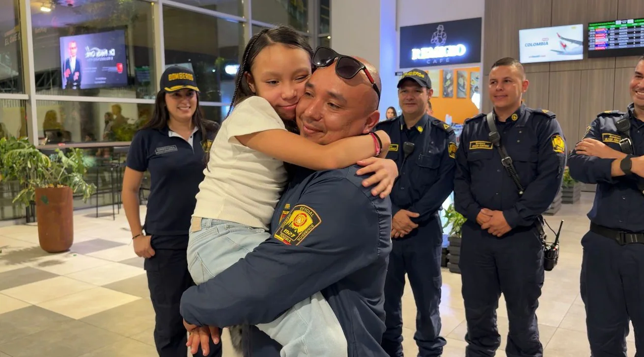 El bombero Andrés Barbosa, del Cuerpo Oficial de Bomberos de Pereira, regresa tras representar a nuestra ciudad y a Colombia