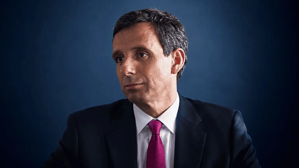 El presidente electo ordena reducir gasto innecesario y aliviar la carga impositiva, con un paquete de decretos fiscales