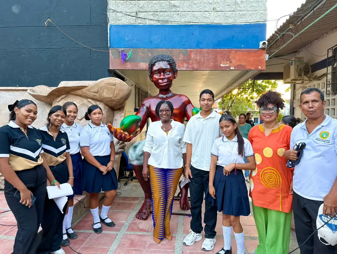 Convocatoria Circuito Cultural del IPCC: Corpocobras restauró escultura monumental en Bayunca y presentó el concepto de su próxima obra inspirada en el realismo mágico del mango