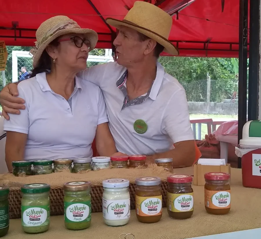 Del regreso al país a construir un sueño verde: la historia de «Del Mundo Salsas»