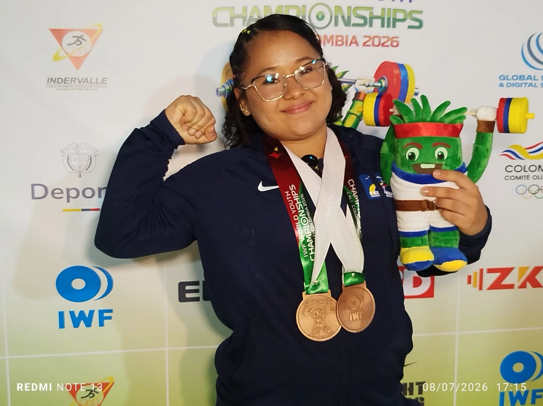 El talento colombiano del levantamiento de pesas lució en el Mundial Sub-17 en Cali