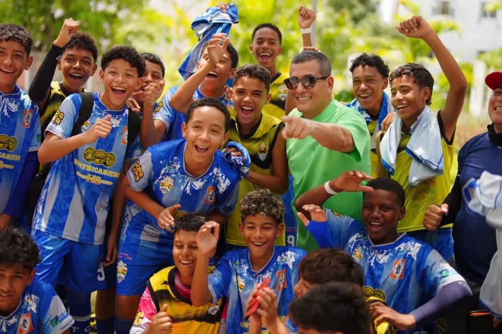 Gobierno del alcalde Dumek Turbay avanza en un 97 % en el Parque Lineal Alameda, obra que completa la transformación del Templo del Fútbol Menor