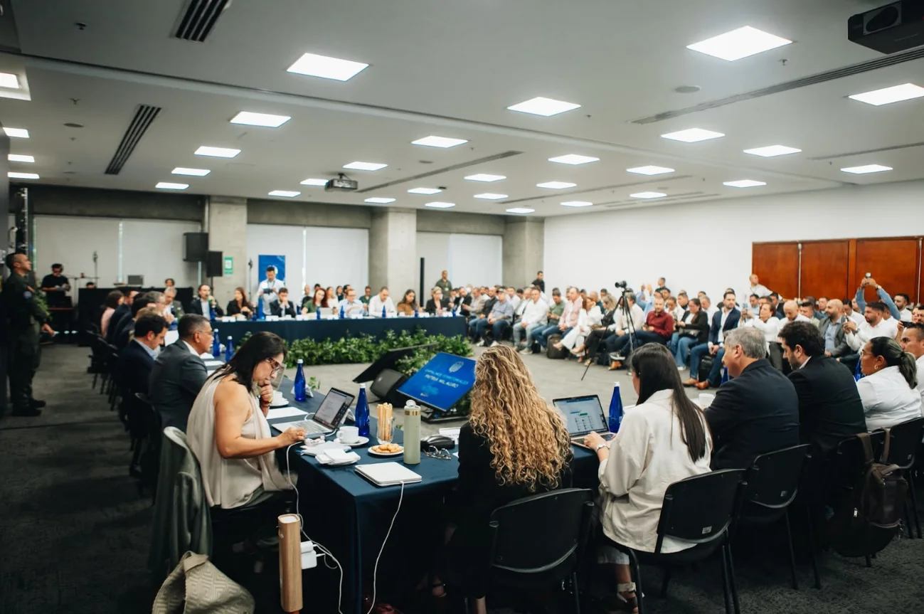 Gobierno electo de Abelardo De La Espriella rechaza nueva reforma tributaria y afirma que los colombianos no deben pagar los errores del Gobierno saliente