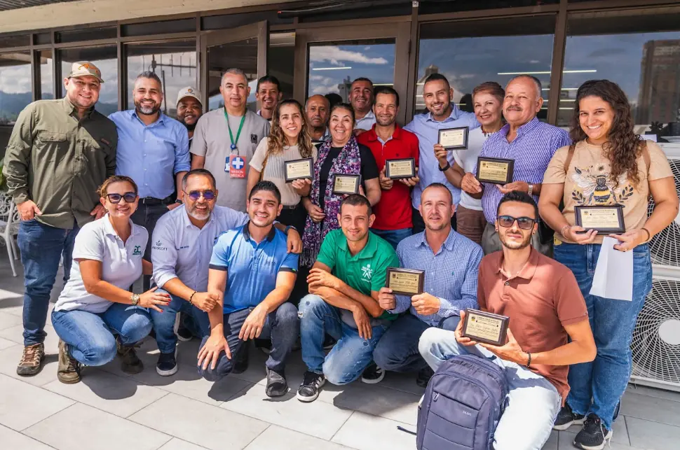 Risaralda fortalece la protección de las abejas con compromisos concretos para el futuro de la apicultura