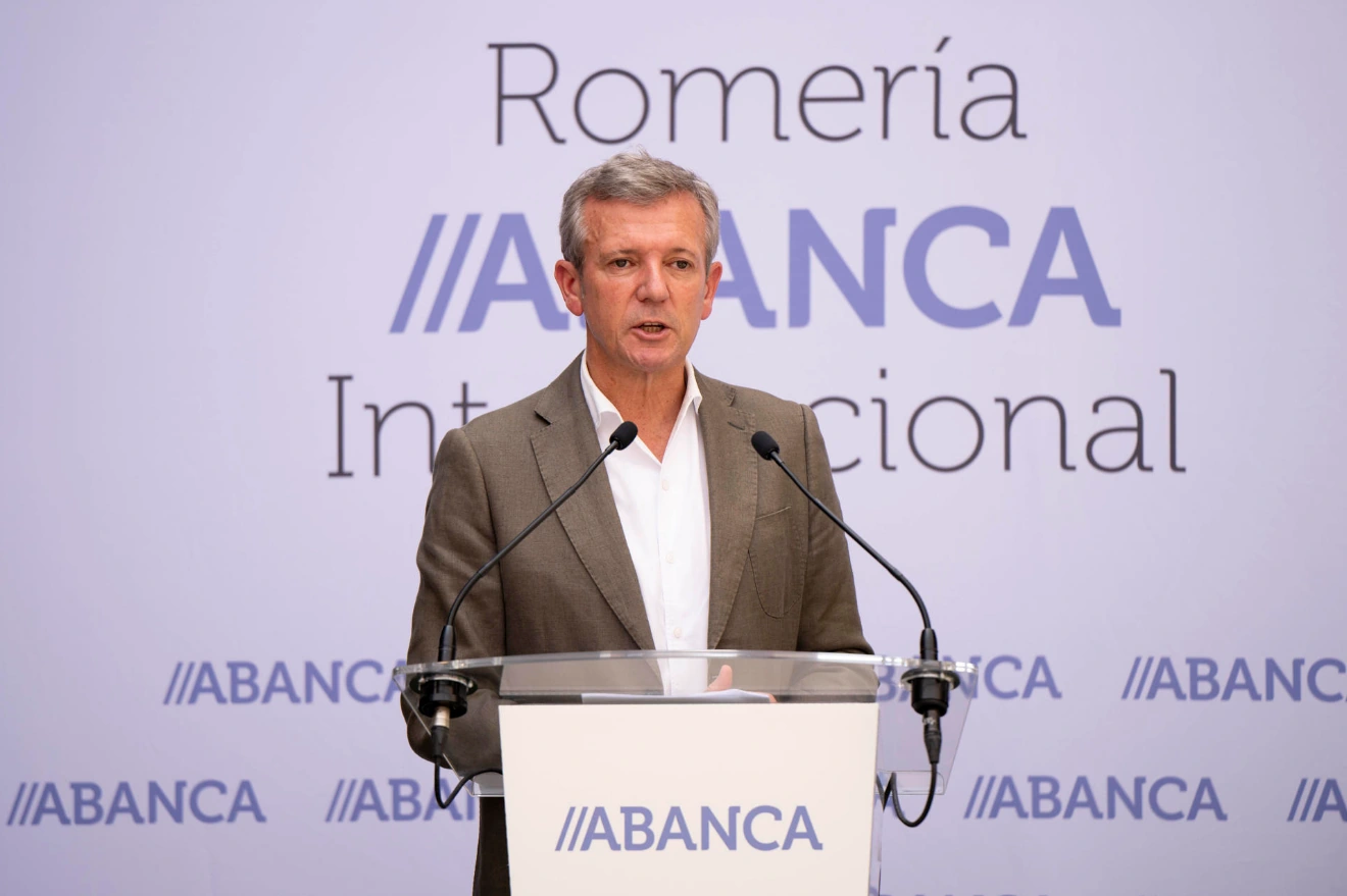 Escotet ensalza la «empatía hacia los demás» de Abanca en una romería con más de 12 países