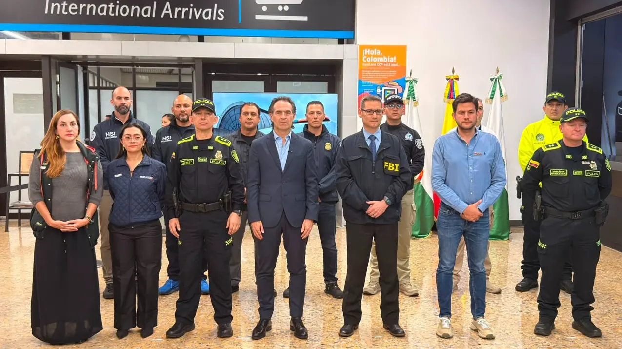 El alcalde Federico Gutiérrez presentó la Task Force Medellín 2026 que une capacidades de Colombia y Estados Unidos para reforzar la seguridad durante la Feria de las Flores y Colombiamoda