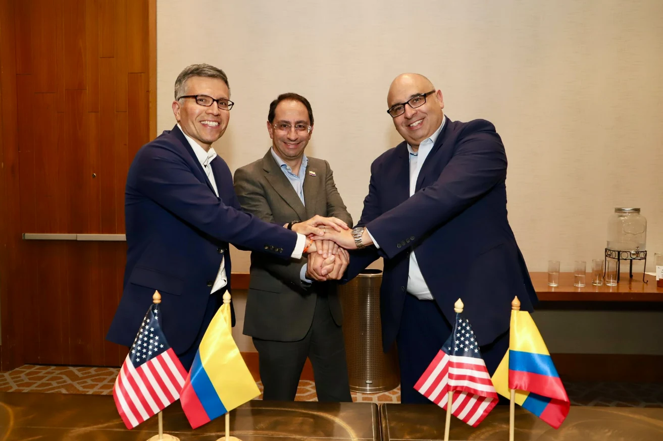 El vicepresidente electo José Manuel Restrepo se reunió con Hugo Guevara, encargado de Negocios de la Embajada de Estados Unidos en Bogotá, y una delegación estadounidense