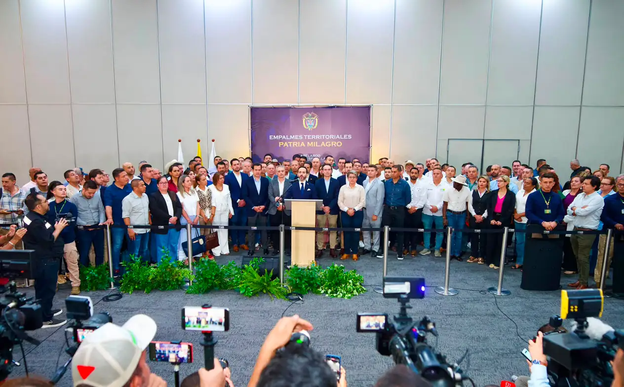 Presidente electo a gobernadores y alcaldes de Antioquia: «Presenten todos los proyectos en fase 3”