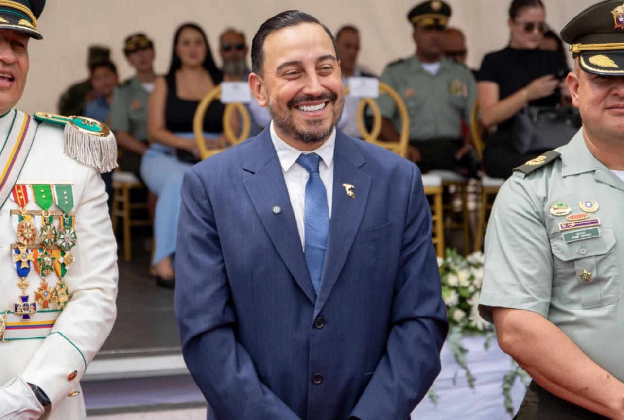 Juan Diego Patiño conmemoró los 216 años de la Independencia honrando a quienes protegen la seguridad de los colombianos