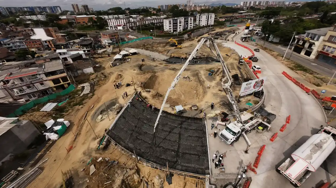 Comenzó el vaciado del primer gran puente de la Intersección Corales: Un hito de la Alcaldía de Pereira