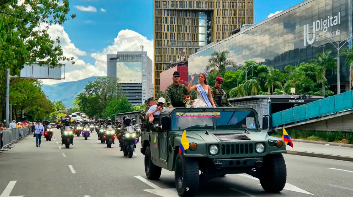 Entre banderas y aplausos, Medellín dijo gracias a sus héroes