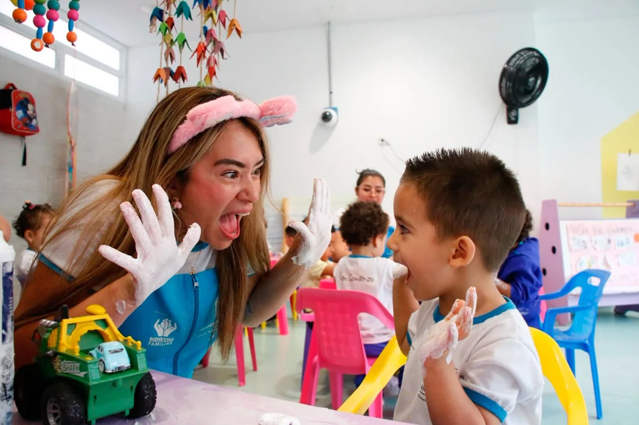 Medellín innovadora: 1.175 oportunidades para estimular el uso del inglés en cuidadores de la primera infancia
