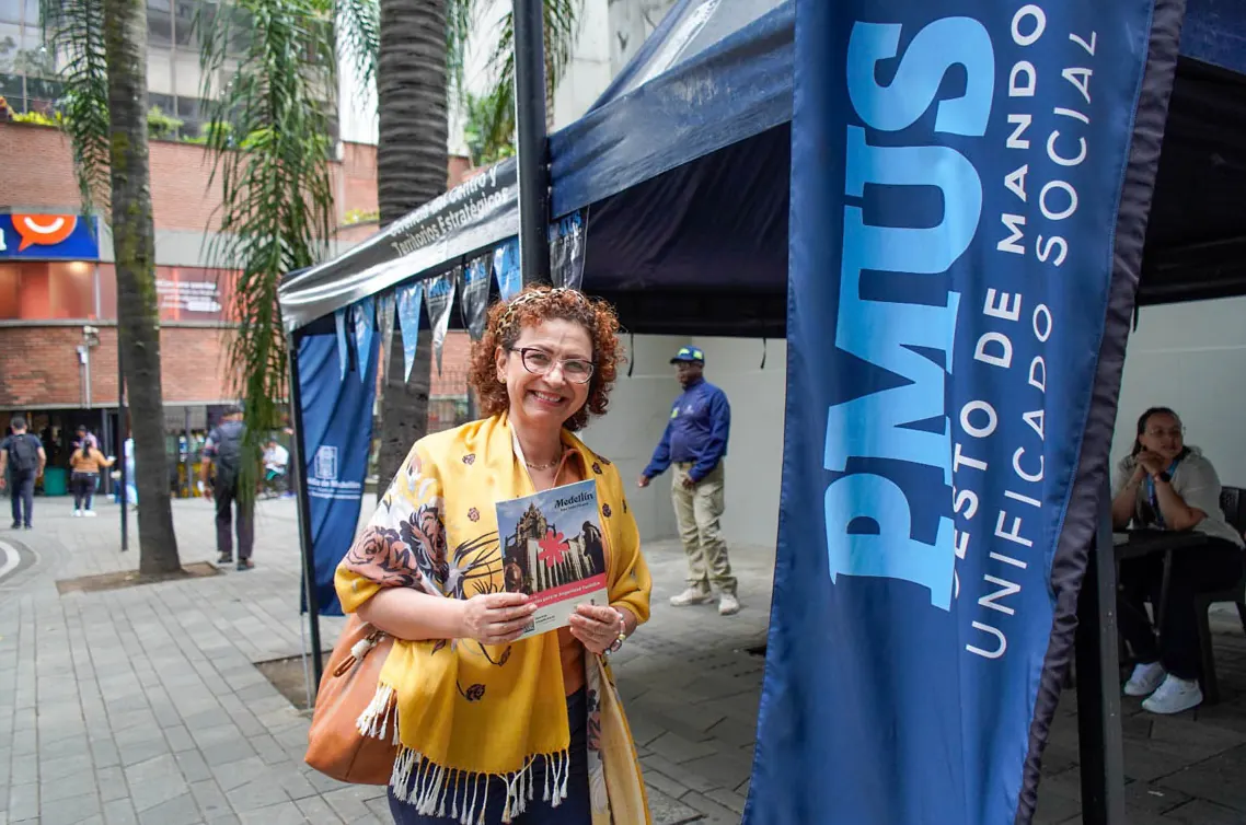 Un año del Puesto de Mando Unificado Social del Centro de Medellín: 3 millones de metros cuadrados de espacio público fueron intervenidos en La Playa y la Oriental