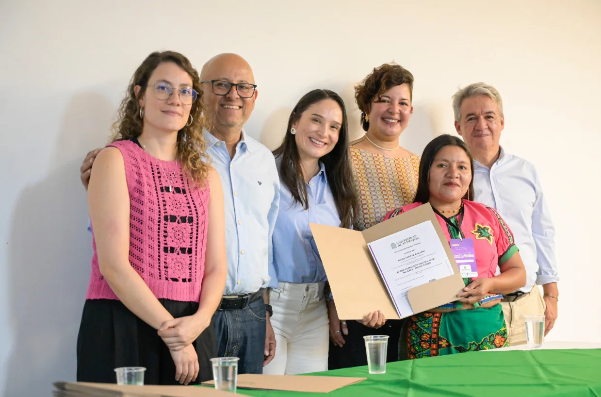 Gobernación de Antioquia gradúa a 212 mujeres en la cuarta cohorte de la Escuela de Formación Política para Mujeres Rosita Turizo.