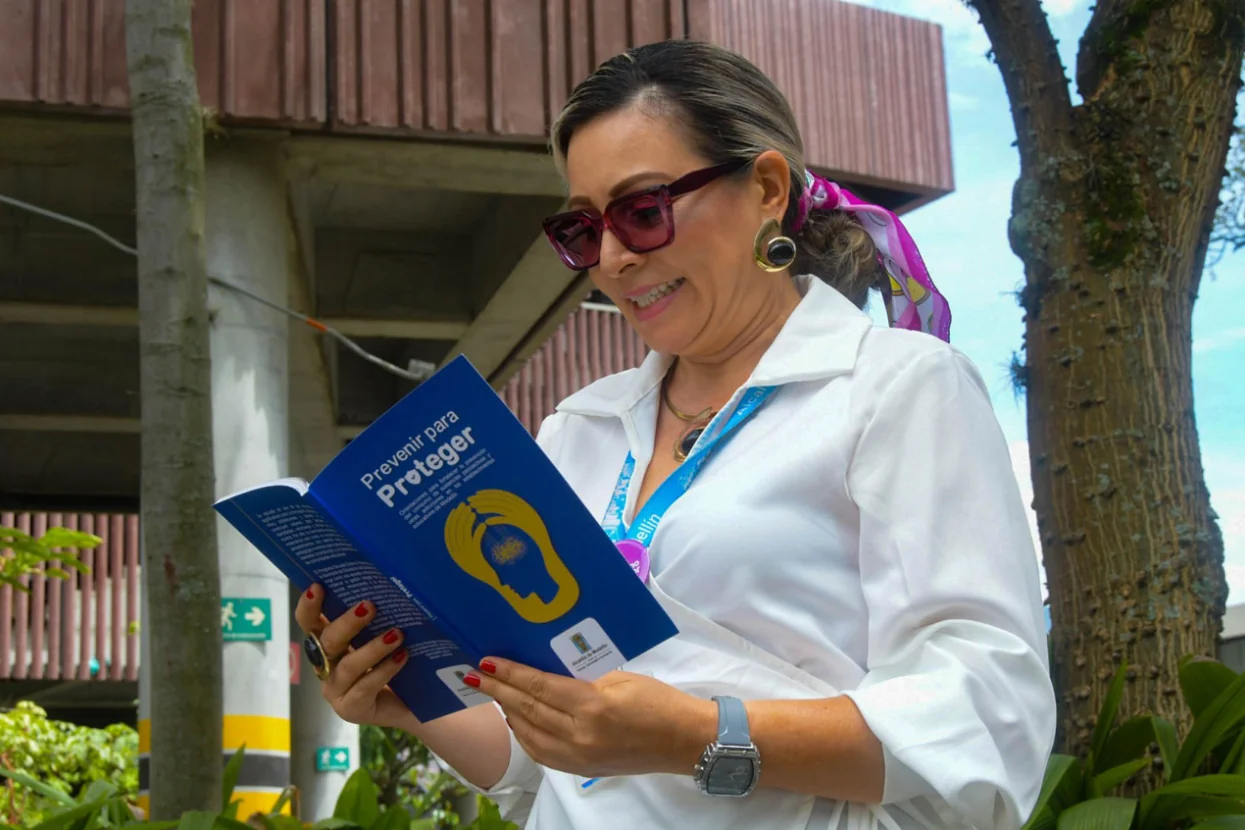 Instituciones educativas de Medellín reciben nuevas herramientas para fortalecer la convivencia escolar