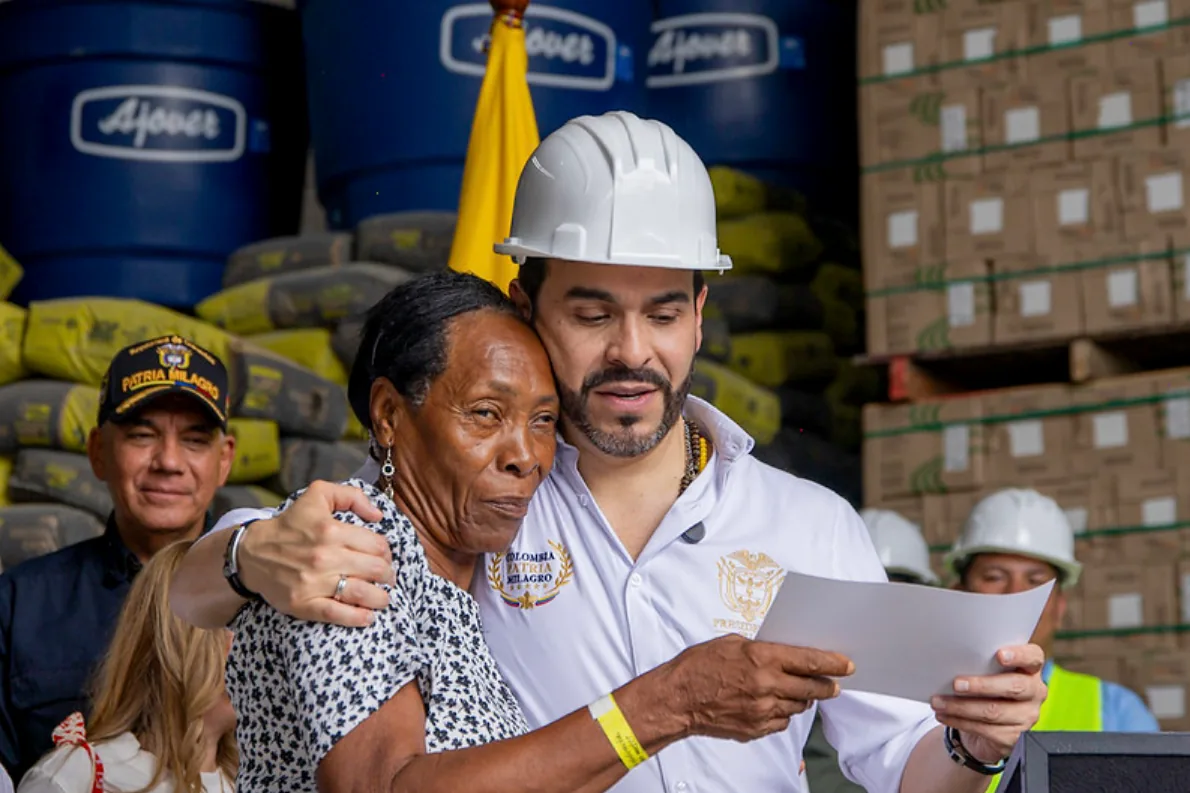 Presidente De La Espriella verificó la entrega de las primeras 480 toneladas de materiales para el Chocó