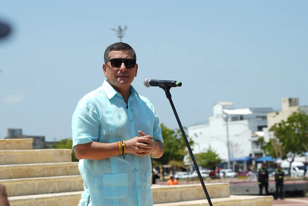 Con la develación de la restaurada India Catalina, alcalde Dumek Turbay reinauguró el ‘Nuevo Puerto Duro’