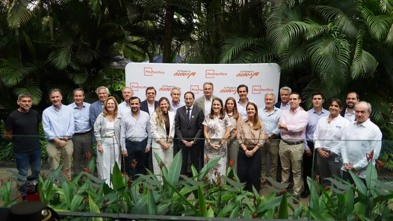 El vicepresidente electo José Manuel Restrepo se reunió en Cali con Propacífico, María Isabel Ulloa y 22 empresarios del Valle para trabajar por la conectividad y el desarrollo regional