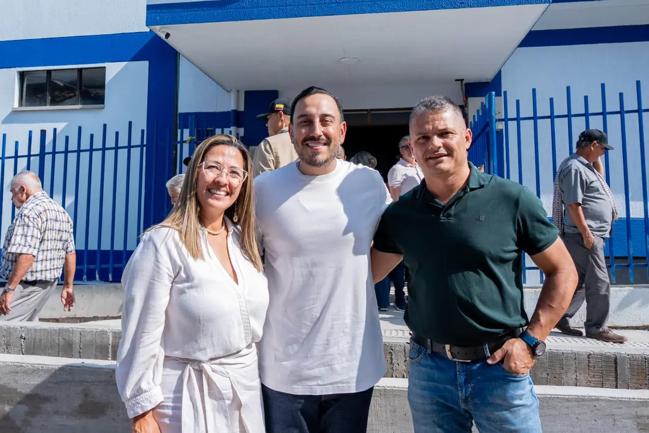 Gobernación de Risaralda y comunidad de Santuario celebran la entrega de moderno laboratorio y servicio de Rayos X en su hospital