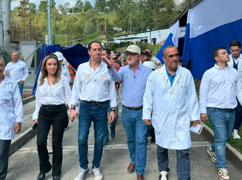 Visita presidencial, recorrido en municipios y revisión de infraestructura de salud: así avanza la atención de la tragedia en Caldas