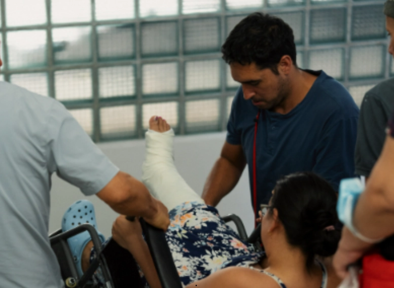 Una semana después del sismo, el Hospital San Jorge ya está operando en un 80 % y con todos los servicios