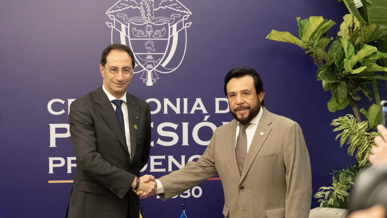 El vicepresidente electo de Colombia, José Manuel Restrepo, sostuvo un diálogo con el vicepresidente de El Salvador, Félix Ulloa, sobre seguridad, inteligencia artificial comercio e inversión