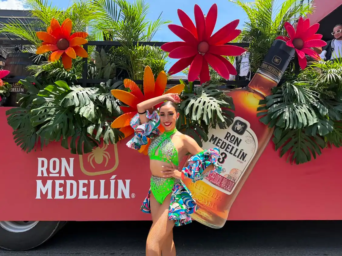 Entre música, baile y sonrisas, Medellín volvió a florecer en el Desfile Primavera