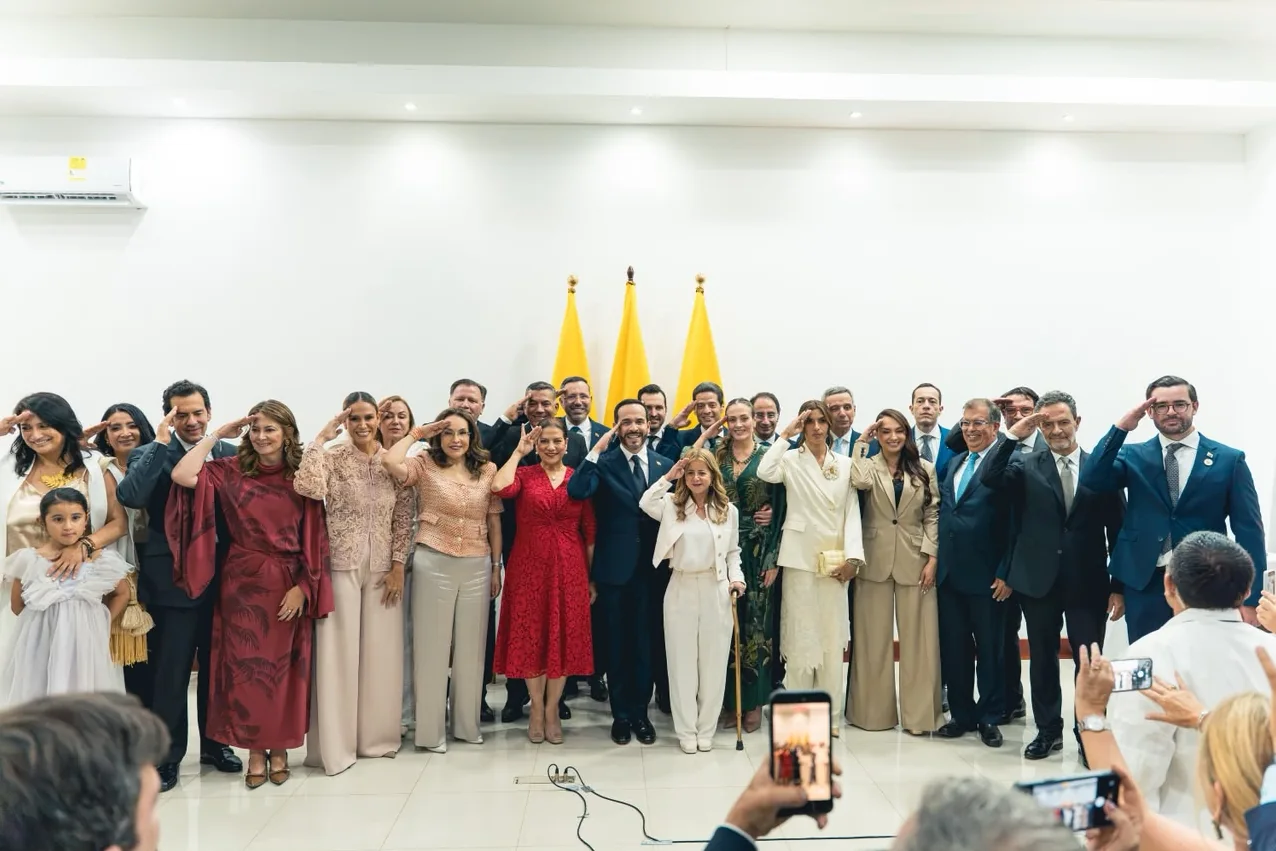 El presidente Abelardo De La Espriella posesionó al gabinete que pondrá en marcha la Patria Milagro