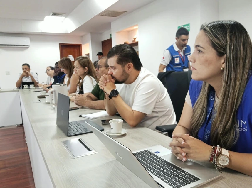 Autoridades y entidades que atienden a damnificados definen 4 mesas de trabajo