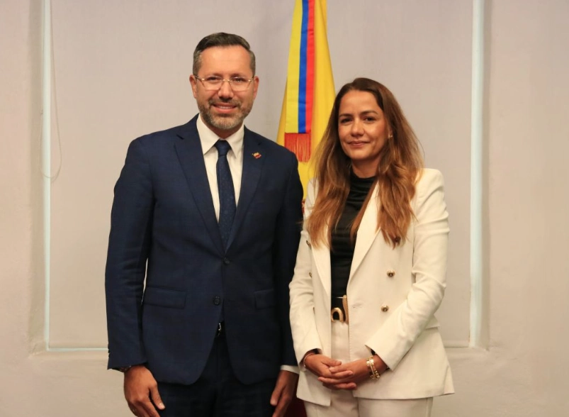 Ministro Jaime Andrés Beltrán posesiona a los Viceministros de Vivienda y de Agua y Saneamiento Básico y a la Secretaría General