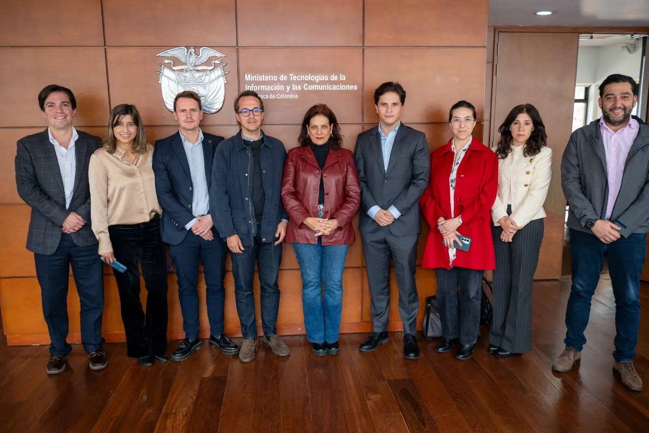 Ministerio TIC creará grupo especializado para identificar contenido relacionado con el reclutamiento de menores a través de redes sociales
