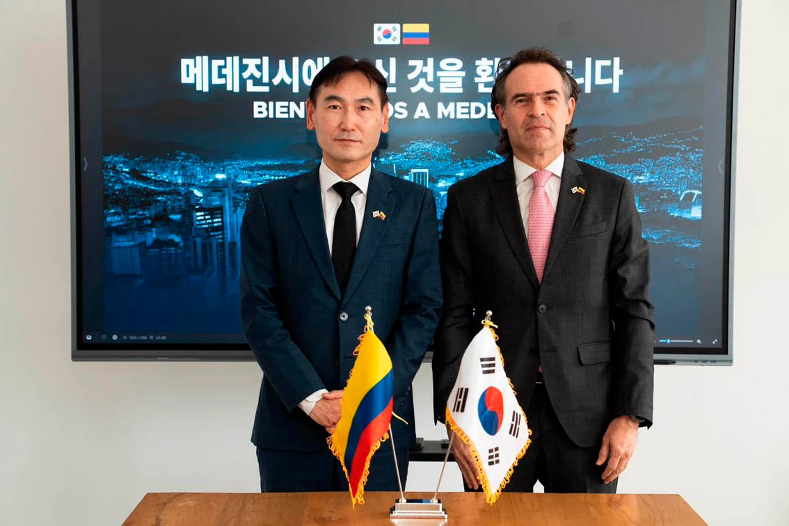 El alcalde Federico Gutiérrez firmó acuerdo de cooperación con Corea por $9.100 millones para fortalecer la movilidad inteligente y la seguridad vial
