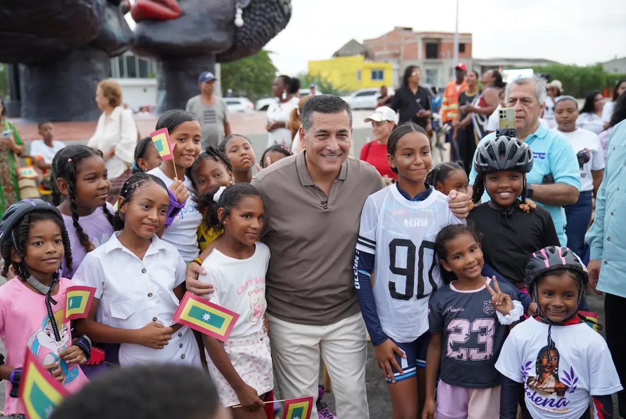 Llegó el día esperado: Con su escultura ‘Luna de Bembeo’, Tierra Baja estrena su vía de acceso gracias al Gobierno del alcalde Dumek Turbay
