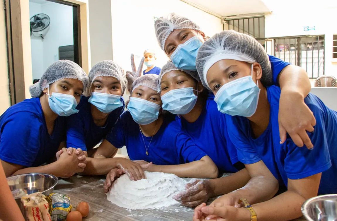 Desde las aulas hasta los entornos digitales: Aumentan las acciones para proteger a niñas, niños y adolescentes en Medellín