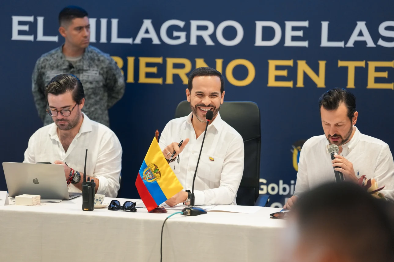 Presidente De La Espriella ordena fortalecer la atención migratoria en La Guajira