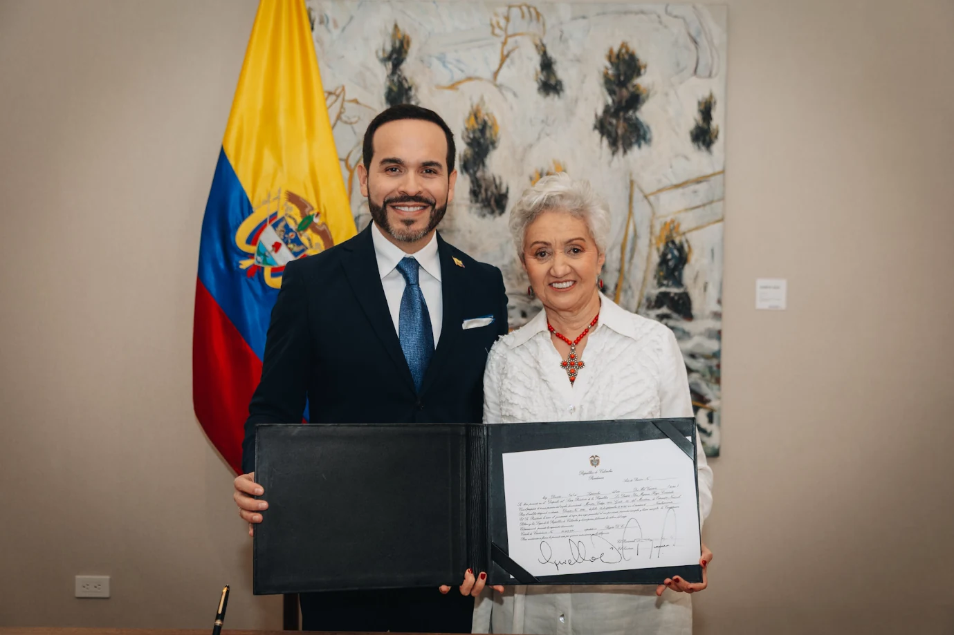 Presidente De La Espriella posesionó a Ilva Myriam Hoyos como Ministra de Educación