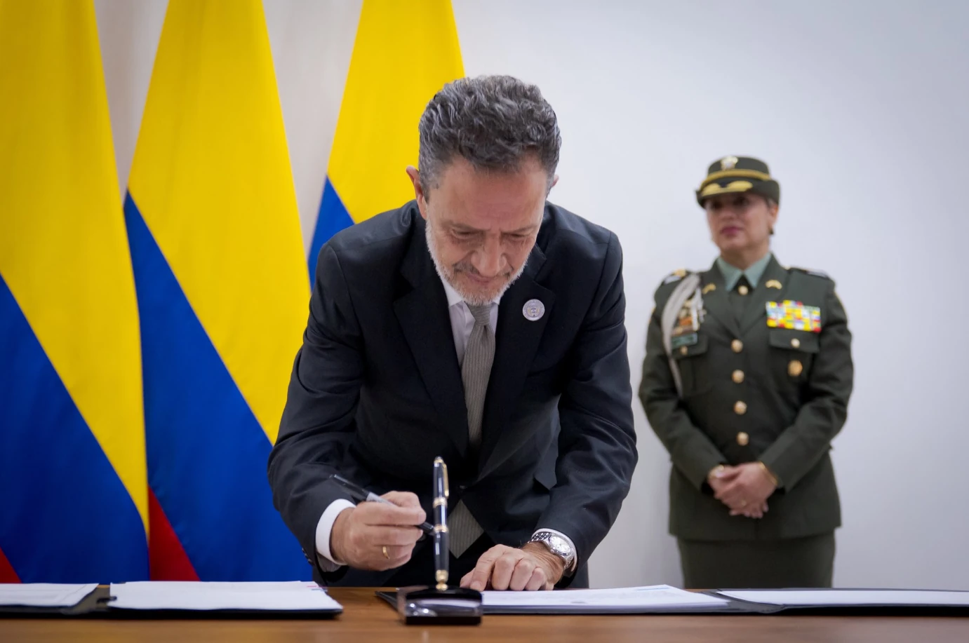 Cancillería declara urgencia manifiesta para garantizar la continuidad en la expedición de pasaportes