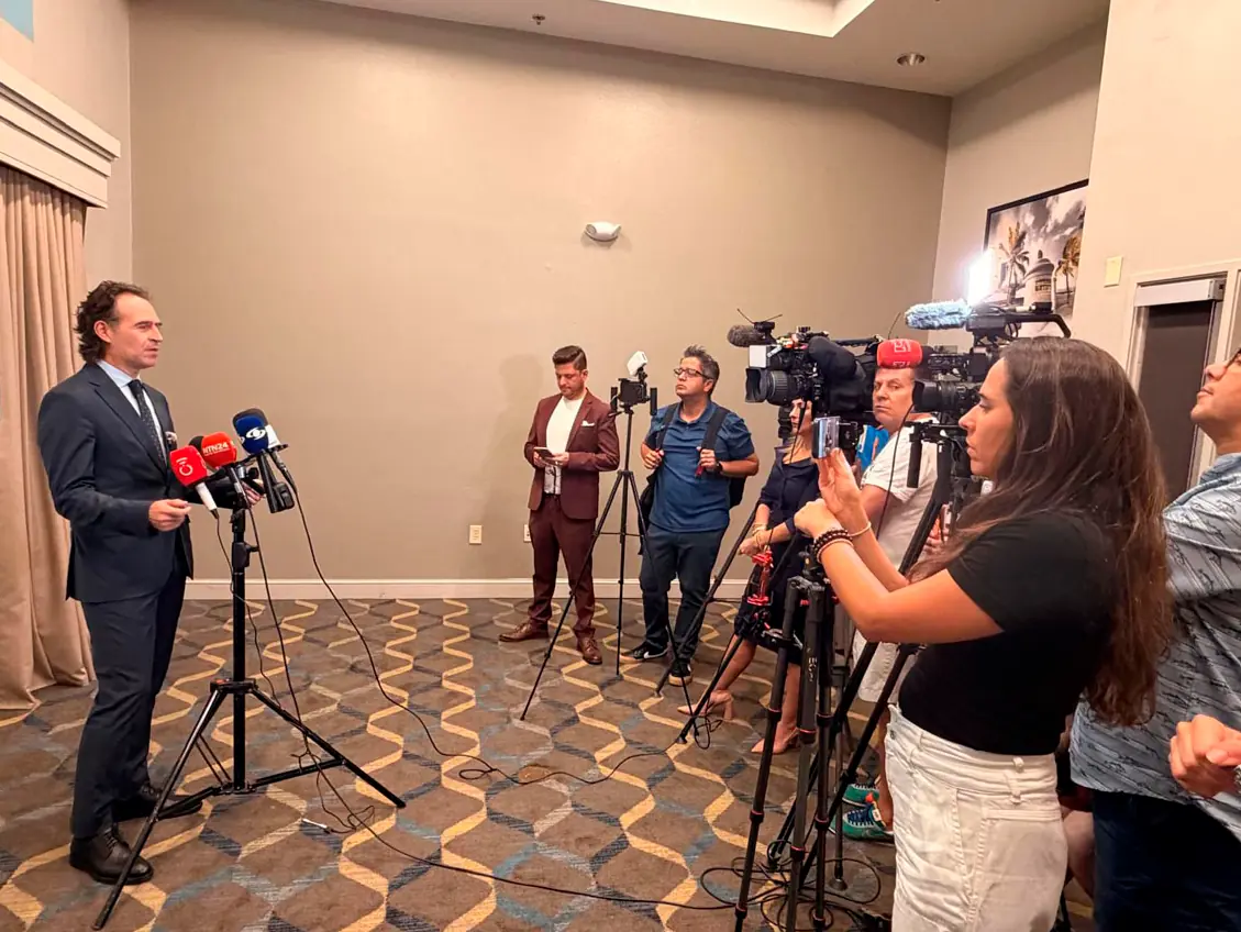 Federico Gutiérrez entrega al FBI información sobre la presunta ruta del dinero de la corrupción de los «Hermanitos Q» desde Medellín hasta Miami