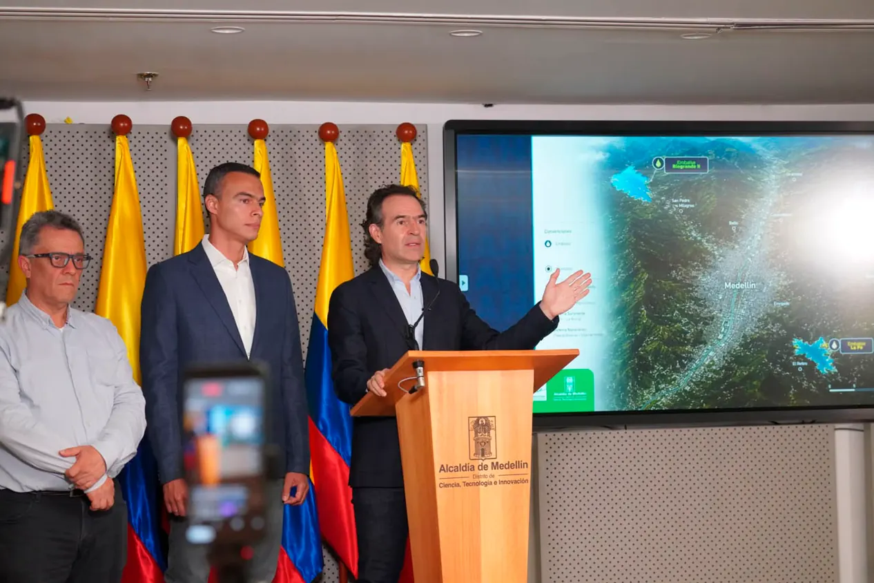 El alcalde Federico Gutiérrez anunció que se levanta temporalmente el racionamiento de agua en Medellín: “Tenemos que ahorrar para los próximos meses”