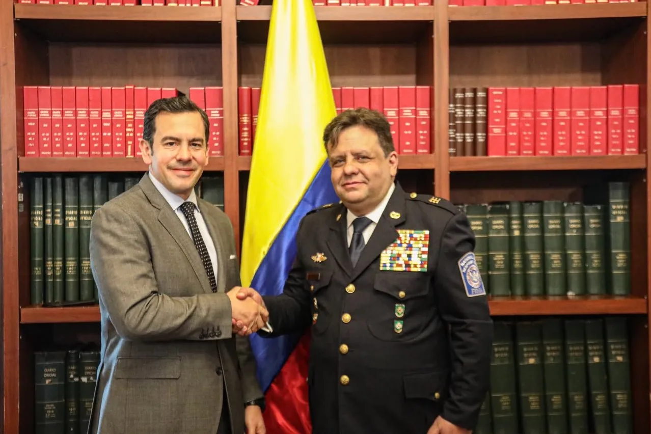 Germán Andrés Miranda Montenegro asumió como Director General de Bomberos de Colombia
