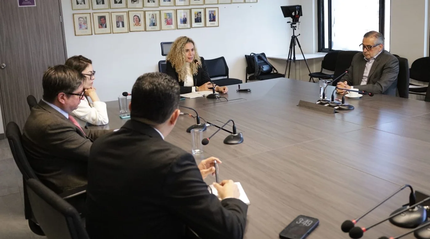 MinTrabajo abre diálogocon futbolistas profesionales para fortalecer las garantíaslaborales en el sector