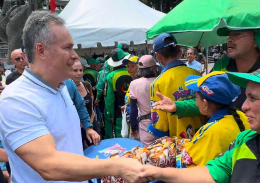 En la Pereira que renace, 127 vendedores de Vive 100 y Bon Ice fueron caracterizados para acceder a apoyo de un millón de pesos