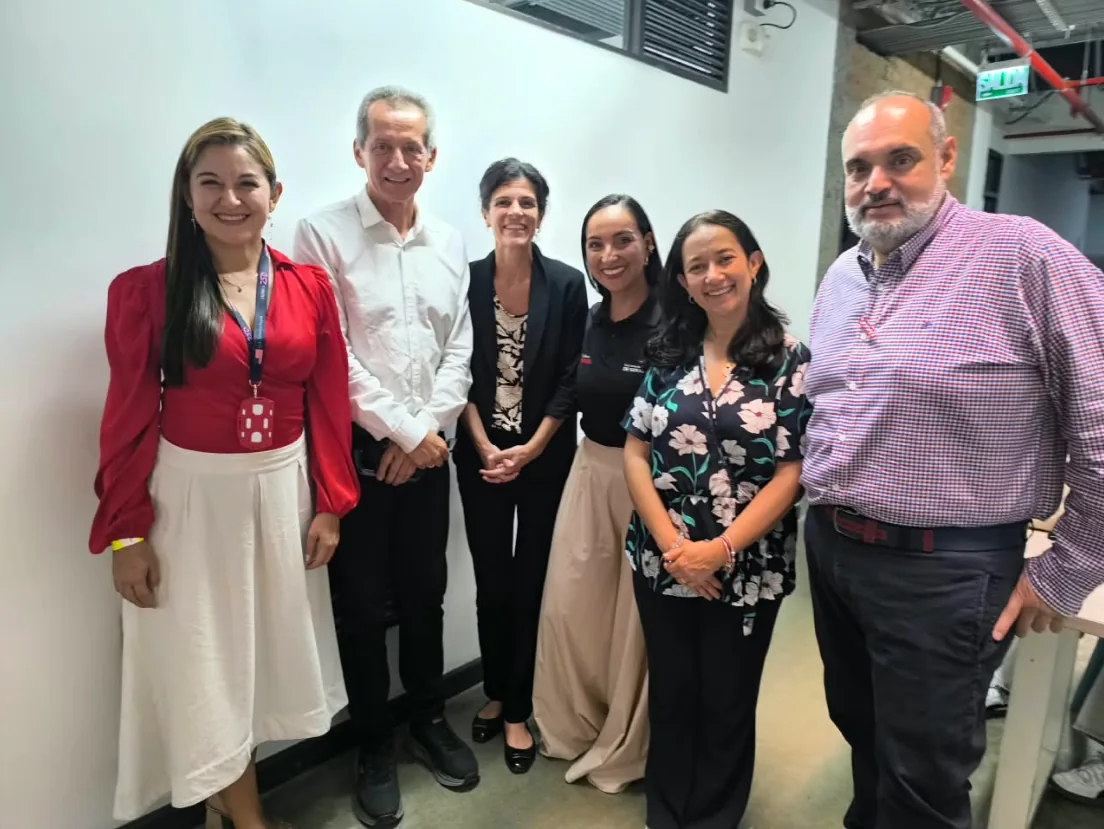 Alcaldía de Pereira y Embajada de Estados Unidos capacitan a 30 docentes en enseñanza del inglés