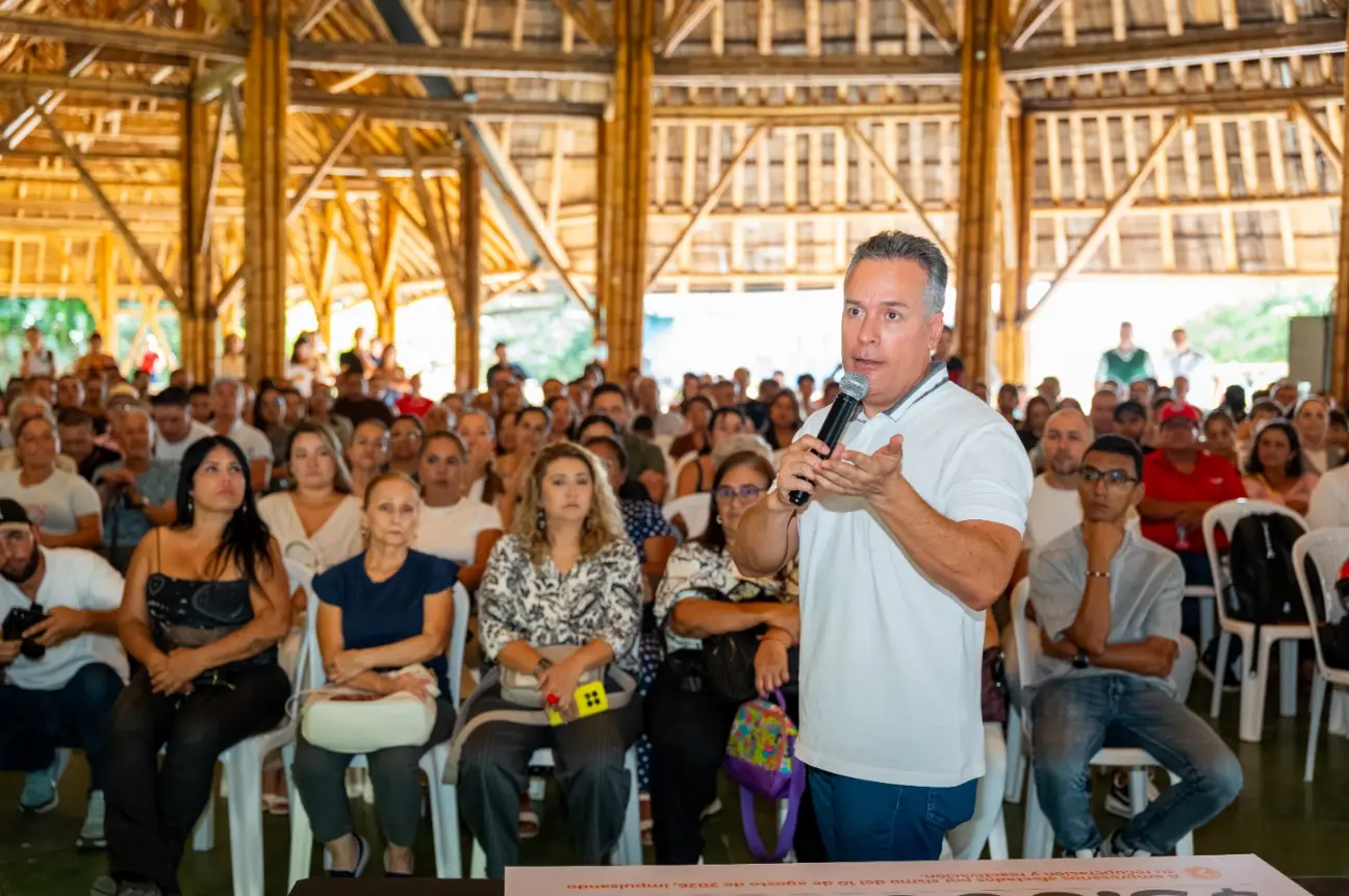 Primeros 319 empresarios reciben incentivos de $5 millones para reactivar sus negocios tras el sismo
