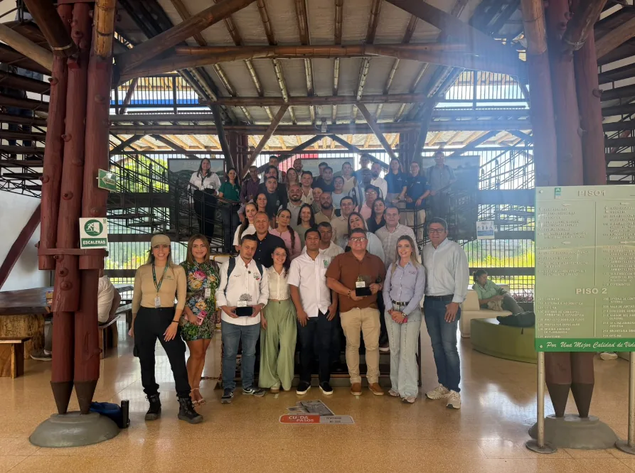 CARDER y Masbosques fortalecen alianzas para proteger los ecosistemas y reconocer el trabajo de las familias campesinas de Risaralda