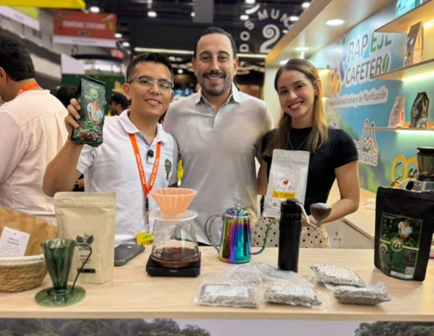 “Soy un orgulloso vendedor del café de Risaralda”: Juan Diego Patiño lleva el grano del departamento a Panamá